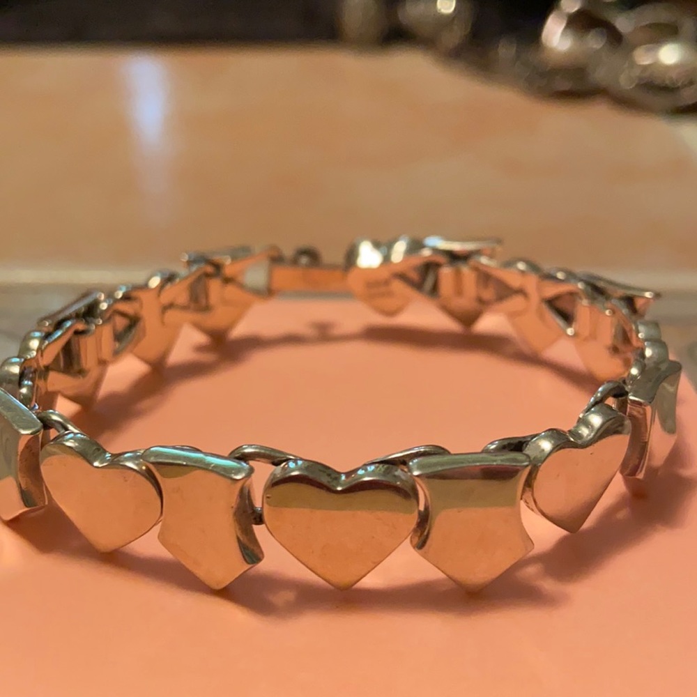 BEAUTIFUL Shiny Sterling Silver HEARTS Bracelet
